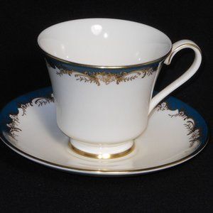 Beautiful tea cup & saucer. Vintage  Minton/Royal Doutlon GROSVENOR 1983